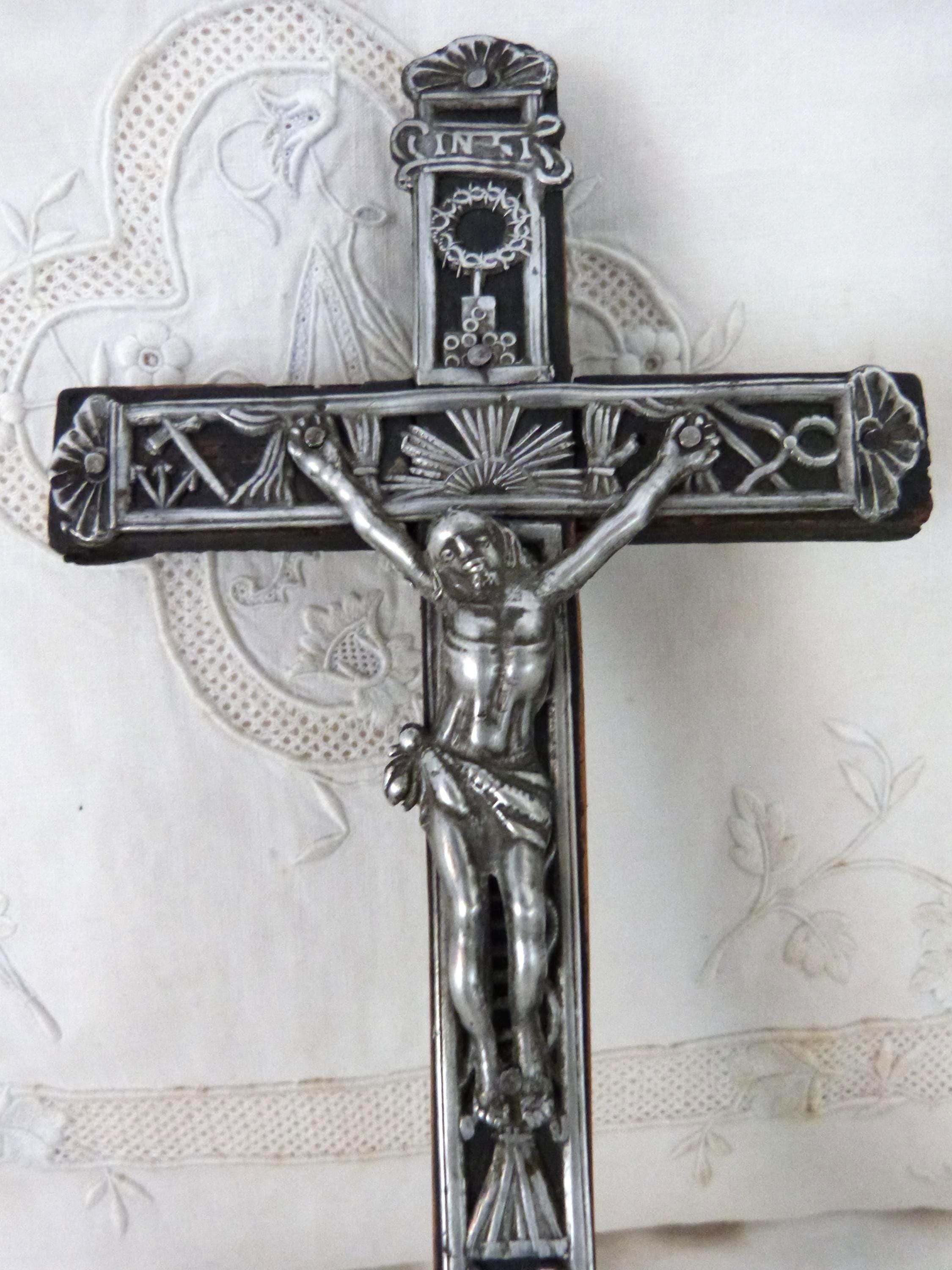 アンティーク 手作り 十字架 シルバー ANTIQUE SILVER CROSS RARE Antique French 1800s Silver on Wood Crucifix Cross Corpus