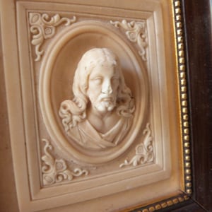 Antique meerschaum French 1900s religious meerschaum frame w Jesus Christ, wooden frame w gilt, vintage hand sculptured Christ bust face