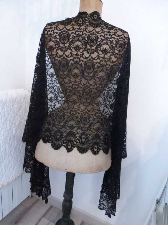 antique French Gothic Black Lace lace vintage lace black lace shawl vintage fabric Large black antique lace Veil