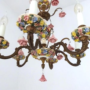 Big Capodimonte chandelier vintage light with pink porcelain roses, glass beads, romantic ceiling light, boudoir lamp, decor lighting
