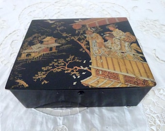 ANCIEN RAMASSE MIETTE papier maché style Napoleon III oiseau- carton bouilli EUR 13,00 - FR