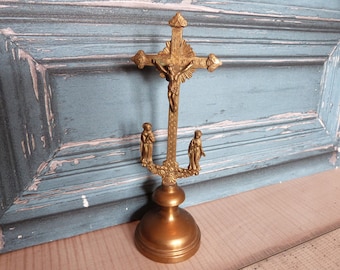H8.5” Reticulated Base Ornate Standing Cross/Crucifix 20th C Antique Bronze E H8.5” Reticulated Base Ornate Standing Cross/Crucifix 20th C Antique Bronze E