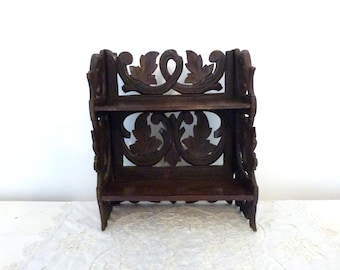 Estante de pared de madera con diseño floral tallado a mano, estilo francés antiguo, consola de exhibición de 2 niveles, estante de almacenamiento de pared, decoración vintage del hogar de los años 1900