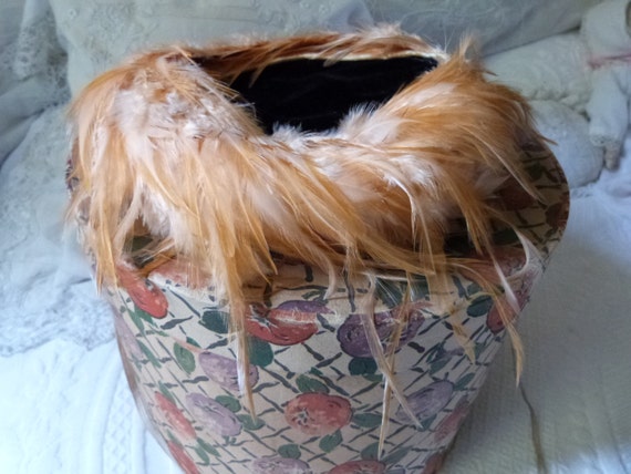 Antique French Feather Hat Bonnet W Hat Box of Famous Paris  display picture 1