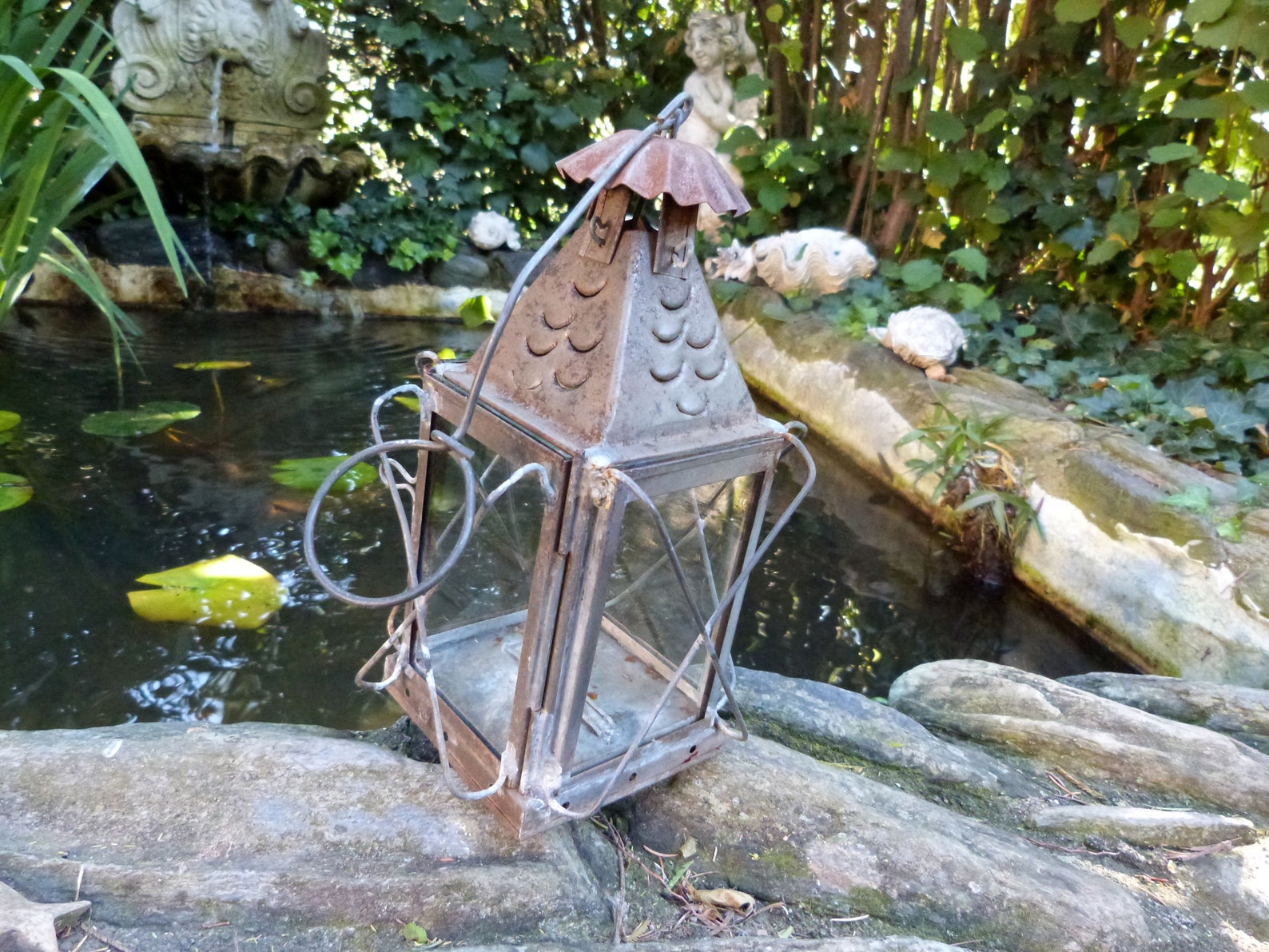 10 Vintage Garden Decor Ideas that never disappoint you. 6 10 Vintage Garden Decor Ideas that never disappoint you.