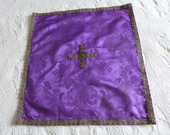 Antique French 1900s blessed sacrament chalice cover ciborium veil purple silk brocade w silver metallic trim, religious church fabric