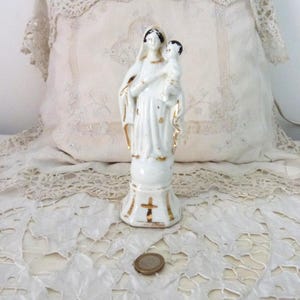 Święta Dziewica Maryja pozłacana porcelanowa figura Madonna z Dzieciątkiem Jezus Antyczna religijna Madonna nasza Święta Matka statua nasza Pani rzeźba