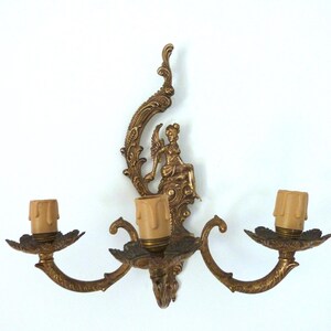 Vintage französische Wandleuchte aus Messing mit figuralem Dekor Design, elegante Wandleuchte, romantische Boudoir-Dekor-Lampe Bild 9