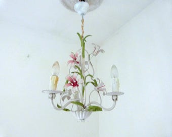Vintage französische Blumen Toleware Tole Kronleuchter Lampe w rosa lys Blumen, Tole Beleuchtung Deckenleuchte Leuchte, romantisches Cottage Chic Licht