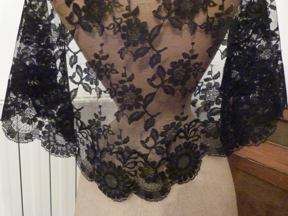 Antique French black lace mantilla veil catholic … - image 2