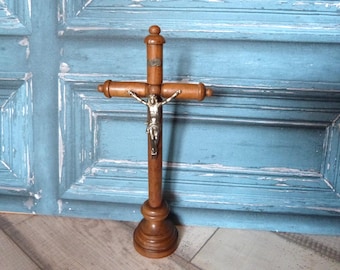 Antique French religious wooden standing altar cross crucifix 1900s w Jesus Christ corpus christi, devotional art INRI, religious artifacts