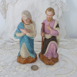 Grande crèche de Noël ancienne, statues françaises en terre cuite, statues Sainte Famille Sainte Vierge Marie, saint Joseph, décoration d'arbre de maison de vacances