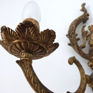 Vintage französische Wandleuchte aus Messing mit figuralem Dekor Design, elegante Wandleuchte, romantische Boudoir-Dekor-Lampe Bild 6