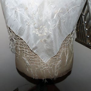 Antique Français perle soie foulard de mariage châle voile de mariée w roses brodées accessoire de mariée de mariage victorien des années 1900, écharpe châle piano