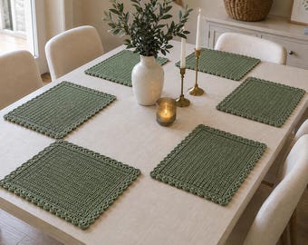 Set di tovagliette all'uncinetto fatte a mano / Tovagliette da tavola in stile rustico color verde salvia (set da 2, 4, 6, 8 pezzi)
