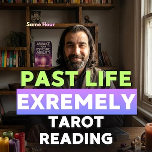 Peut inclure: Un homme souriant avec des cheveux et une barbe foncés devant une bibliothèque en bois. Le texte "Same Hour" est au-dessus de sa tête. En dessous, le texte indique "PAST LIFE EXREMELY TAROT READING". Un livre intitulé "Awake Your Psychic Ability" est visible.