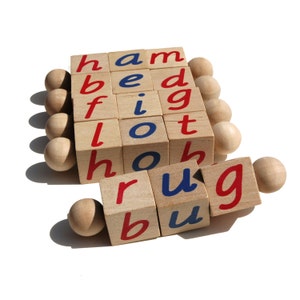 Bloki do nauki czytania fonetycznego firmy Quality Montessori - Naucz się czytać - zabawka edukacyjna CVC Phonic dla początkujących przedszkolaków - 3-6 lat