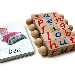 Conjunto de blocos e cartões fonéticos da Quality Montessori - Blocos de leitura com cartões de palavras CVC de 3 partes correspondentes - Materiais educacionais para jardim de infância