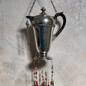 Upcycled VTG Silber Messer Schmuck Windspiel, versilbert, Glasperlen Kristalle Garten Kunst Rot Regen Tropfen Kolibri