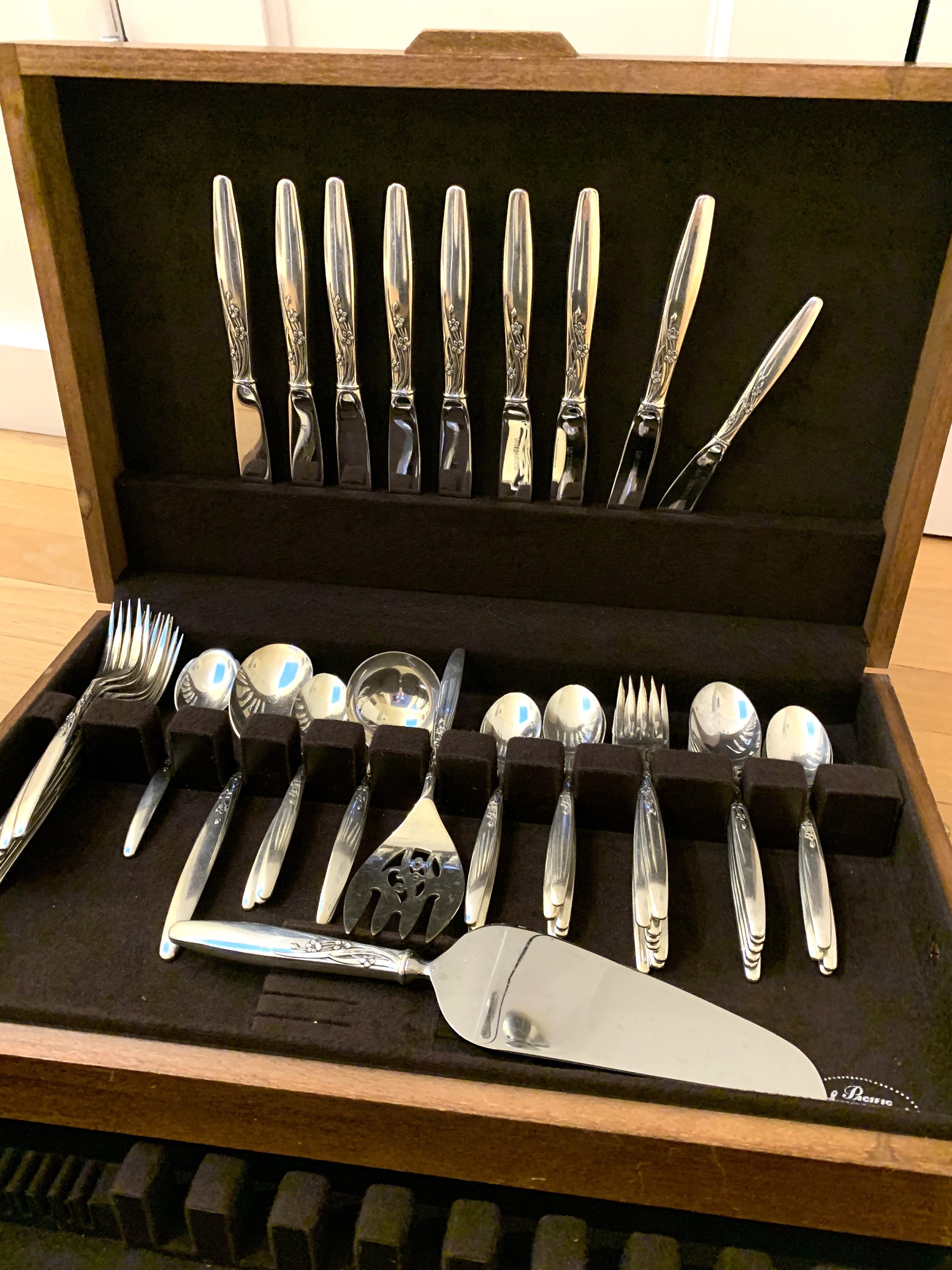 Pure silver hotsell silverware set