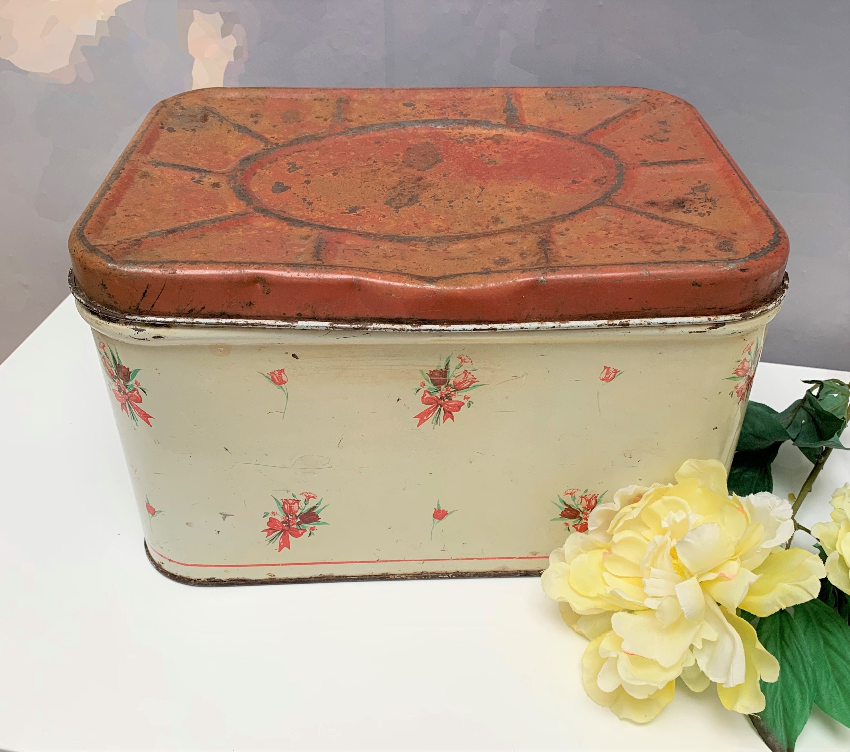 metal bread bin with lid