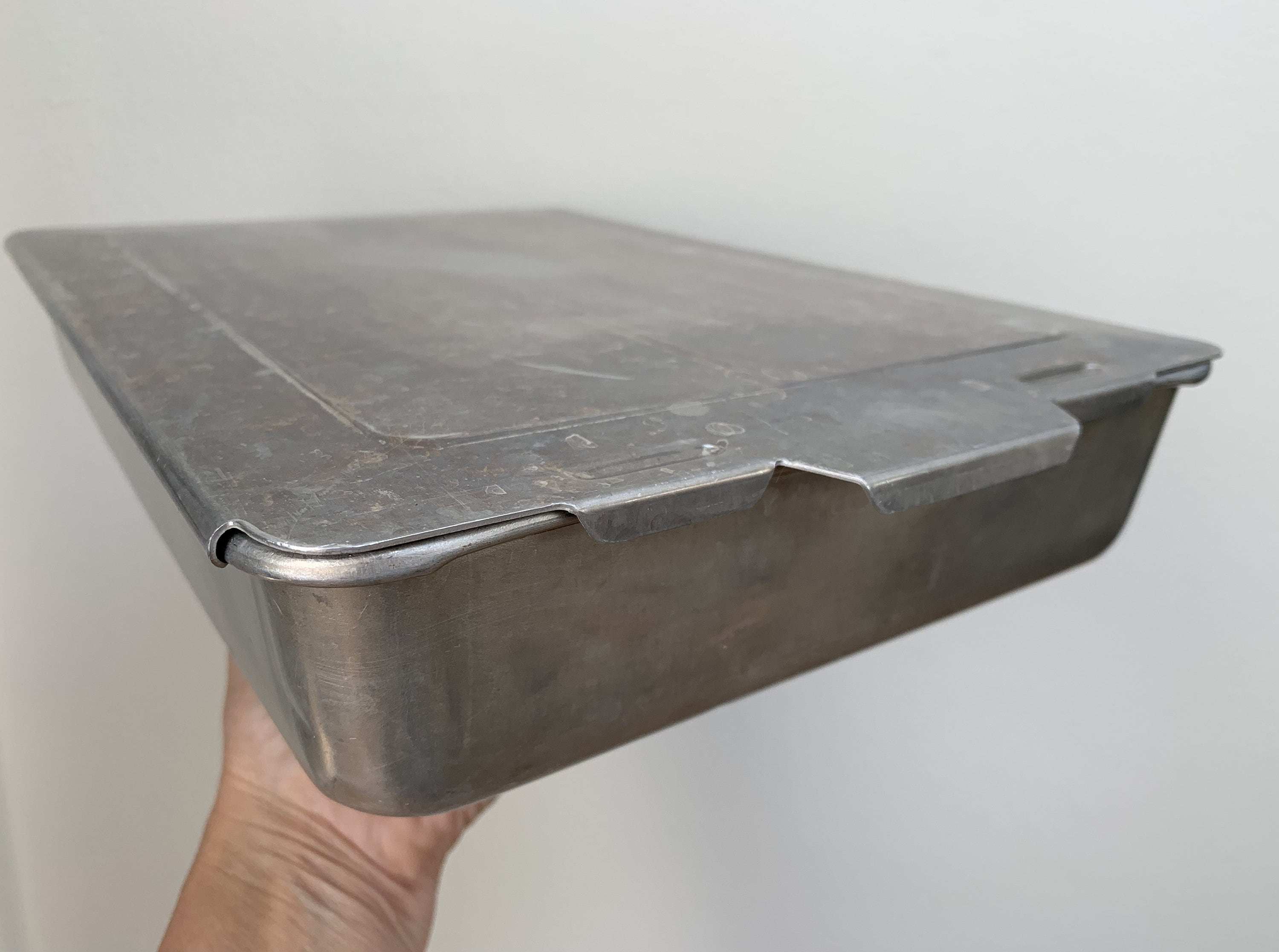 Vintage 9 X 13 Aluminum Baking Pan W LID, Covered Cake Pan