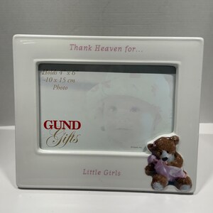 Vintage Gund Gifts Keramik-Bilderrahmen „Thank Heaven for Little Girls“, rosa Teddybär-Porzellan-Fotorahmen (10 x 15 cm), Cottagecore-Kinderzimmerdekoration