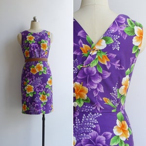 SALE Vintage '50s Hawaiian Floral Low V-Back Cotton Wiggle Dress XS image 1