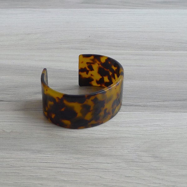 SALE - Vintage '80s Faux Tortoise Shell Plastic Cuff Bangle