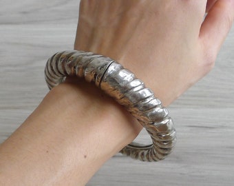 Vintage '70s Boho 'Anjali' Silver Ethnic Cuff Bangle (One Size Fits Most)