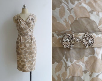 SALE - Vintage '50s Beige Rose Silk Wiggle Dress with Belt XS