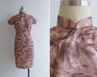Vintage '60s Peach Fronds Abstract Print Cheongsam S-M