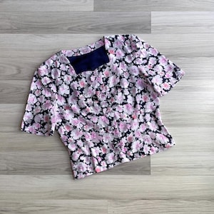 Vintage 1980s Kitschy Floral Blouse with Square Neck & Mini Ribbon Bow Accents S-M, Retro Japanese Cropped Cotton Top, Short Sleeves