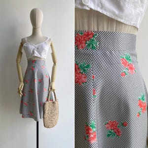 Vintage 70s Pop Art Polka Dot & Floral Print A-Line Skirt XXS-XS, Retro High-Waisted Coral Pink Blooms, Flared Midi Length