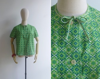 Vintage '70s Mod Green Geometric Tile Print Ribbon Bow Blouse S-M