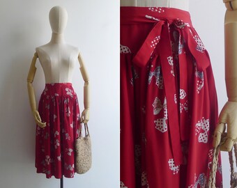 50% OFF - Vintage '80s Red Ribbon Bow Print Midi Skirt with Waist Ties S