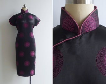 SALE - Vintage 50er Jahre 'Kaiserinmutter' Schwarze Seidenbrokat Cheongsam M-L