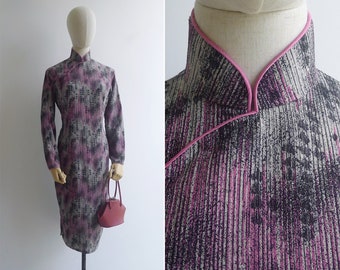 Tapisserie cheongsam en crêpe de laine abstraite rose et gris années 50-60 vintage L-XL