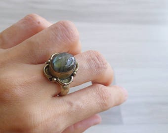 Vintage 70's Grey Quartz Oval Stone Hippie Ring Size 7