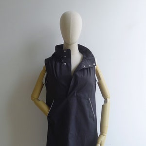 Vintage Y2K Sporty Spice Black Hooded Midi Dress S-M, Retro Utility Sportswear Style with Kangaroo Pockets