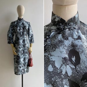 Vintage 1980s Shimmery Blue & Black Floral Print Cheongsam S-M, High Mandarin Collar Dress, Frog Knot Button, Slim Tailored Qipao Dress