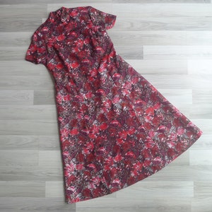 Vintage 1970s Red & Gold Floral Cheongsam Dress L, Retro Abstract Brushstroke Print Silk Qipao, Tailored Mandarin Collar