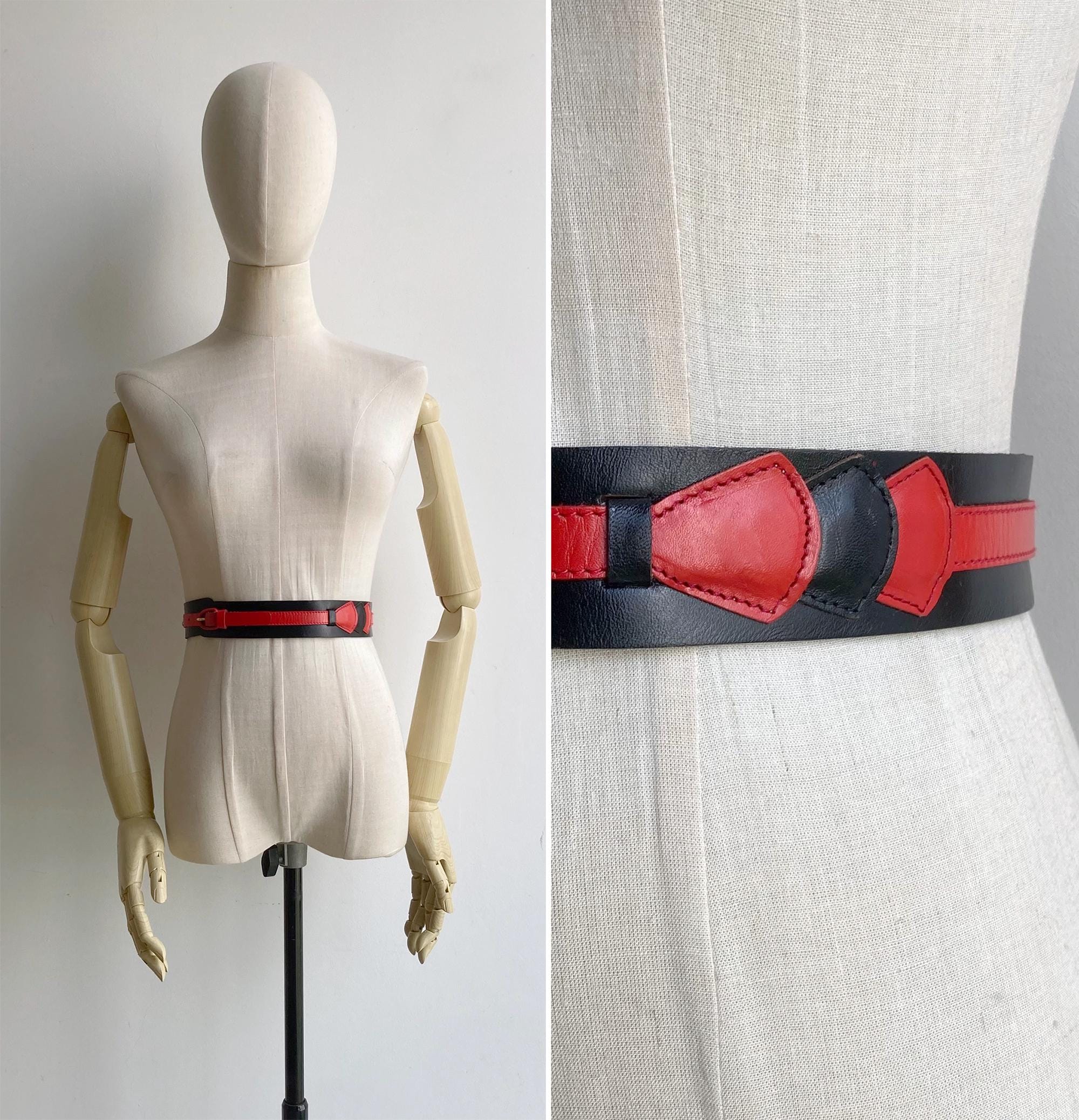 1980s Repoussage Leather Design in Black Red Cinching Belt Size Small Vintage 80s Waist Cincher, Retro Black & Red Arrow Leather  main image 4