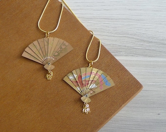 SALE - Vintage '80s Oriental Folding Fan & Tassel Gold Necklace