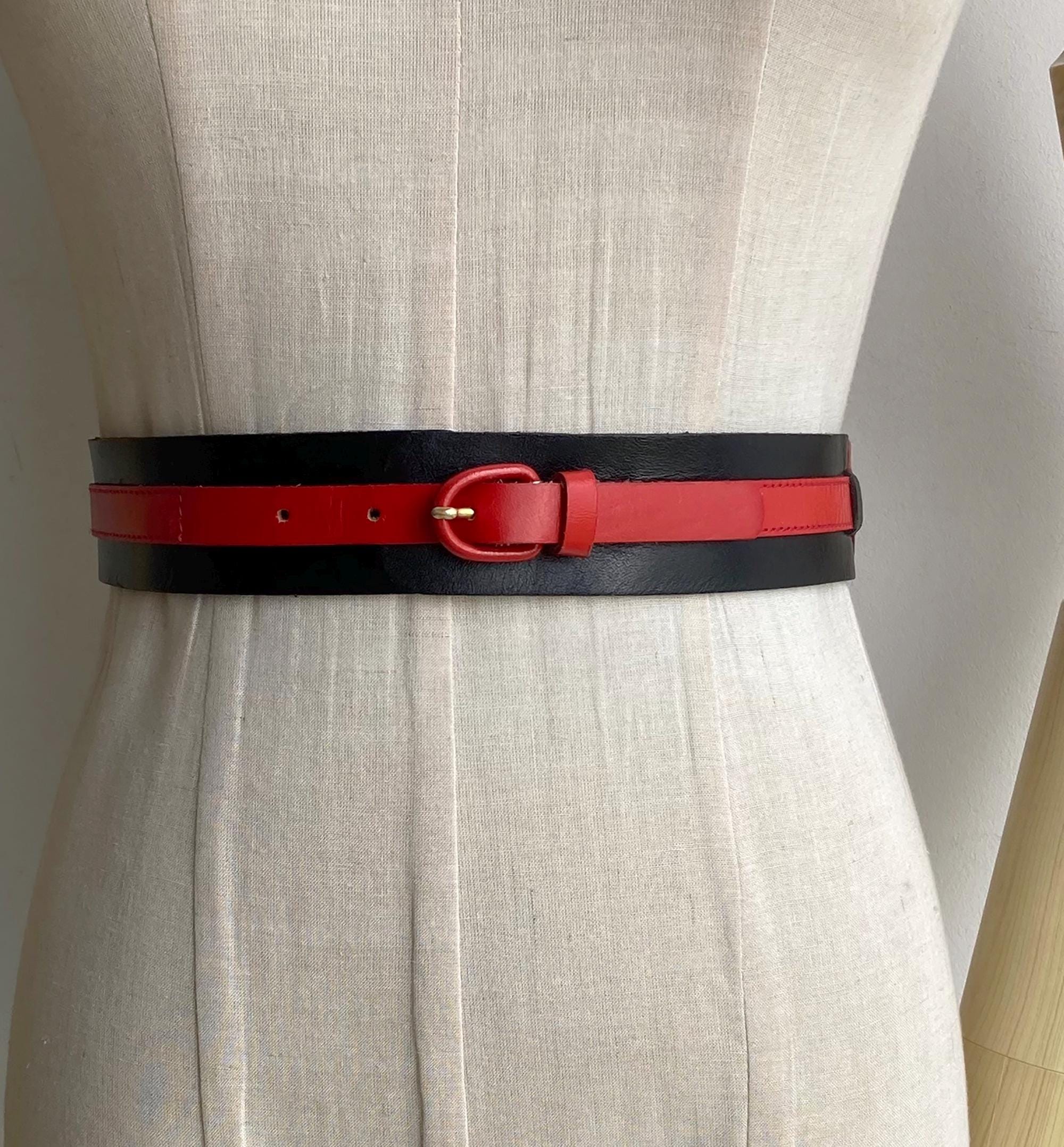Vintage 80s Waist Cincher, Retro Black & Red Arrow Leather  display picture 1