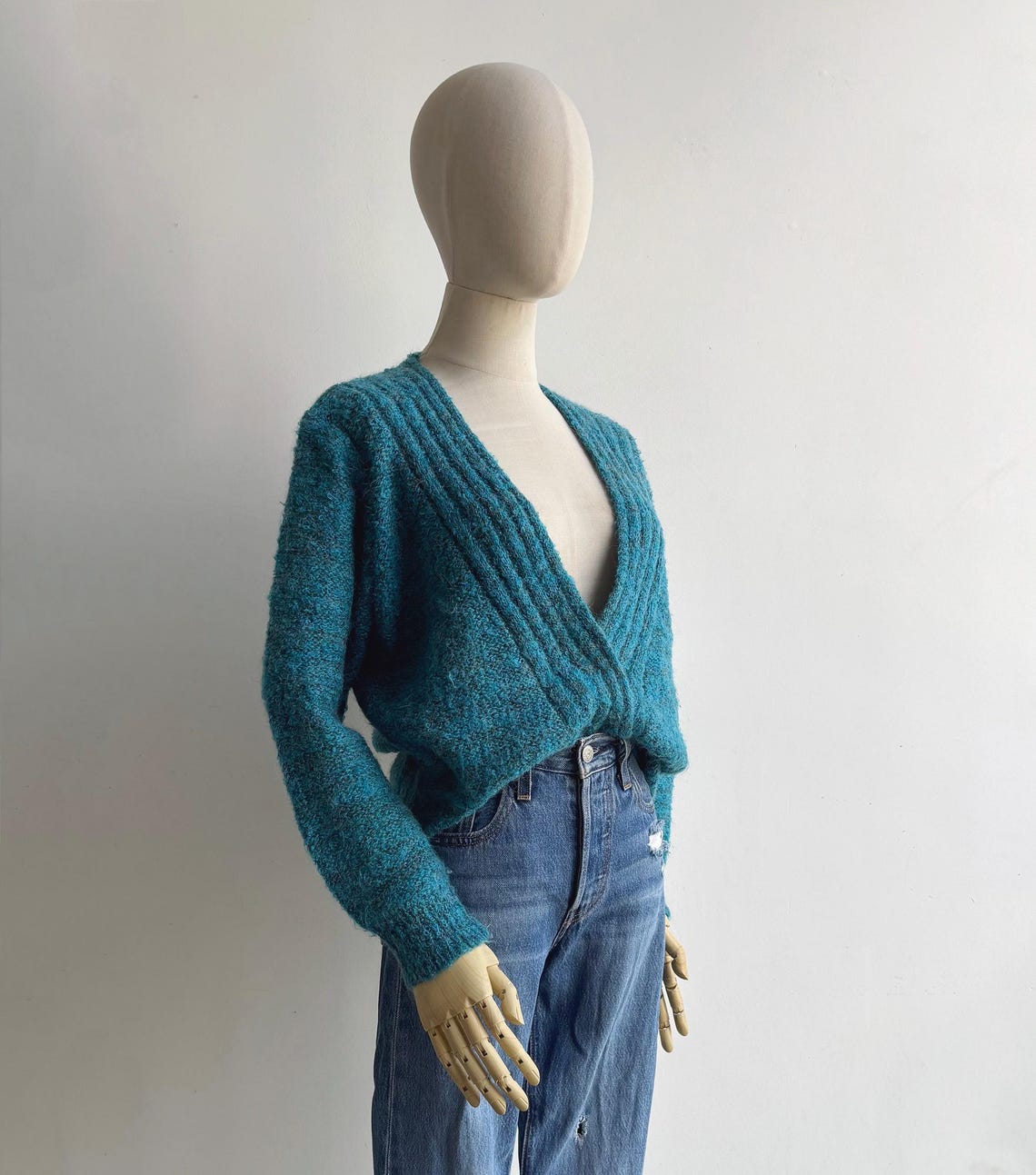 Vintage 80s Teal Blue Deep V-Neck Jumper XS S M, Retro Wool Blend Knit Sweater, foto 2 di 5