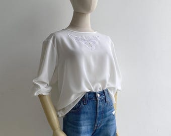 Vintage 80s White Eyelet Appliqué Blouse L-XL, Retro Long Sleeved Blousy Top with Button Back