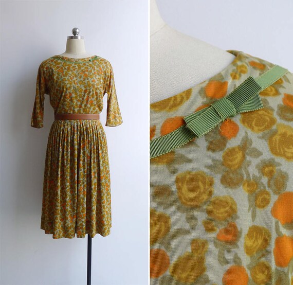 Vintage 50's Yellow Rose Floral Print Pleated Fit