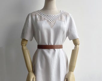 Vintage 80s Chalk White Lattice Cutwork Eyelet Embroidered Linen Dress S-M, Retro Soft Grey White Pencil Shift Dress