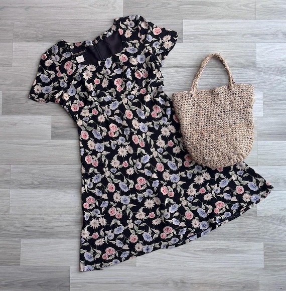 Vintage 90s Grunge Square Neck Pastel Floral Rose Print Rayon Sun Dress S-M, Retro Short Sleeved Empire Waist Dress